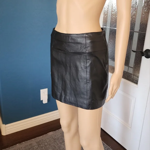 WILSONS BLACK LEATHER MINI SKIRT SZ 2 - Picture 2 of 12